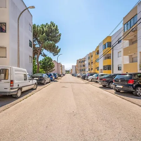 Guestready - A Sunny In Moita *
